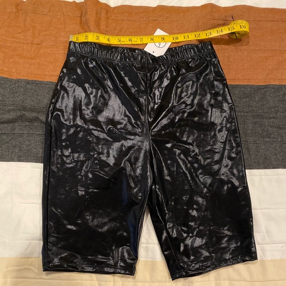F21 faux leather biker shorts - Picture 3 of 6